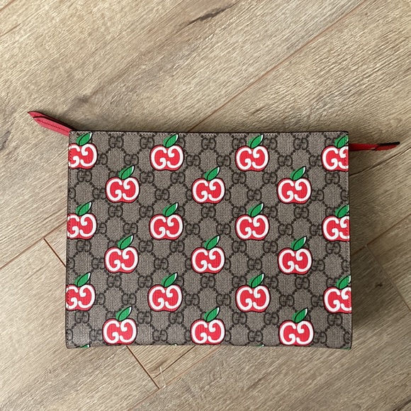 GUCCI GG Supreme Monogram Apple Cosmetic Case - Picture 7 of 7